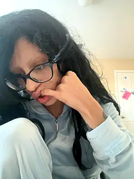 myloveforyouu online show from 11/10/25, 01:38