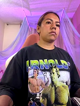 Ivann4 online show from 10/16/25, 09:01