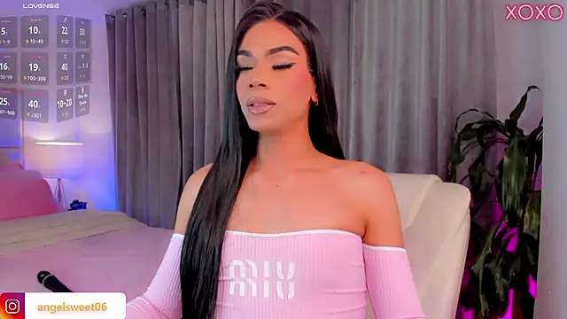 Snapshot of ANGELL06 chatting on 09/14/25, 07:20 ANGELL06 online show from 09/14/25, 07:20