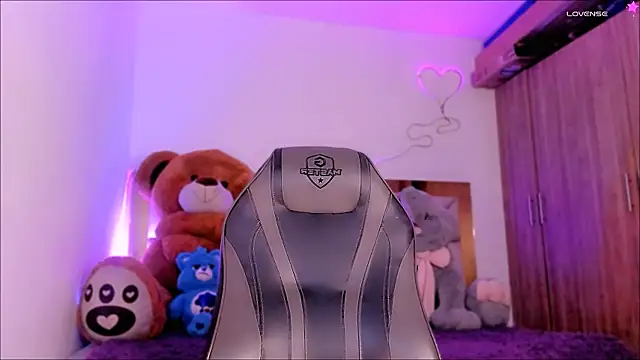 Lucidollts  online show from 02/04/25, 06:25