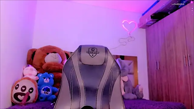 Lucidollts  online show from 02/07/25, 05:52