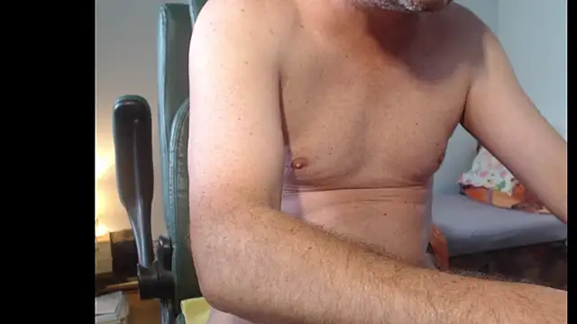 tuttiluss44 online show from 05/16/26, 06:45