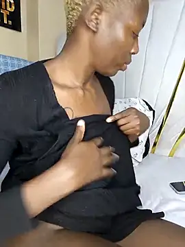 SquirtQueen16 online show from 04/14/26, 05:29