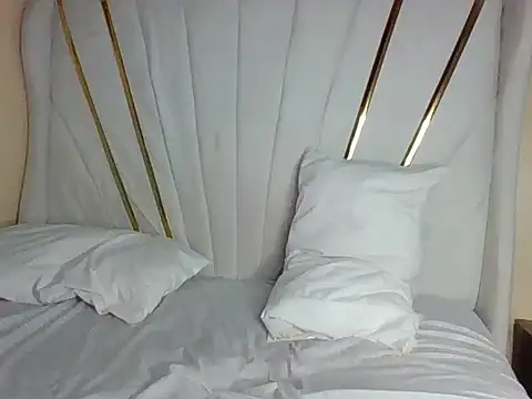 SquirtQueen16 online show from 03/16/26, 08:00