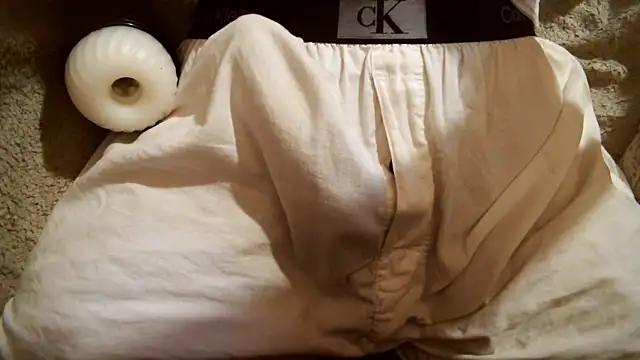 Snapshot of KoyuHanara chatting on 11/04/25, 03:38 KoyuHanara online show from 11/04/25, 03:38