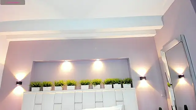 Snapshot of HelenaRoos chatting on 11/29/25, 07:03 HelenaRoos online show from 11/29/25, 07:03