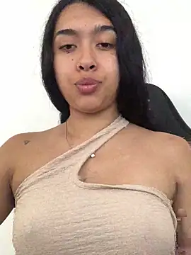 SweetLatiin  online show from 10/05/25, 06:53