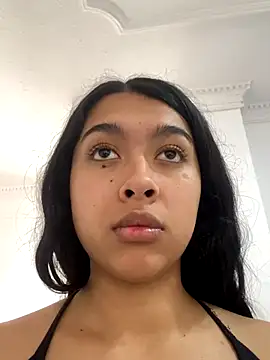 SweetLatiin  online show from 11/26/25, 04:51