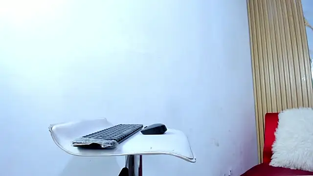 Luluu 08 online show from 04/15/26, 07:58