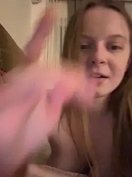 Snapshot of wrenlie chatting on 10/03/25, 05:47 wrenlie online show from 10/03/25, 05:47