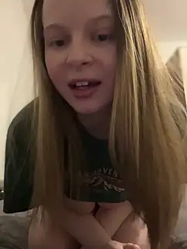 Snapshot of wrenlie chatting on 02/06/25, 06:13 wrenlie online show from 02/06/25, 06:13