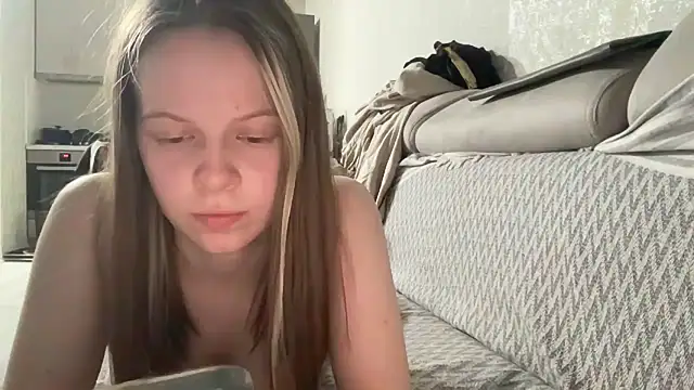Snapshot of wrenlie chatting on 07/21/26, 07:15 wrenlie online show from 07/21/26, 07:15