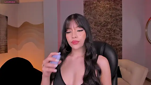 ValeriaRiveraX online show from 10/31/25, 04:20