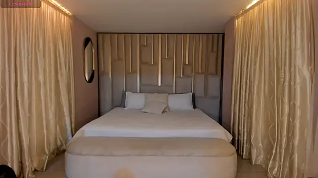 MariaHerrera  online show from 12/17/25, 12:04