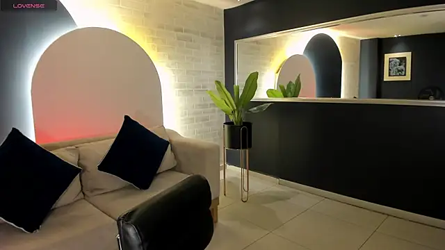 MariaHerrera  online show from 11/18/25, 09:40