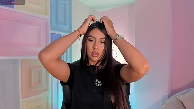 Snapshot of ArianaDumont chatting on 09/13/25, 11:43 ArianaDumont online show from 09/13/25, 11:43