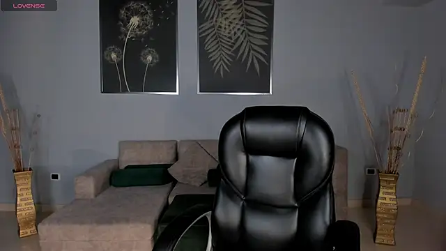 KatieStonne online show from 10/28/25, 03:29