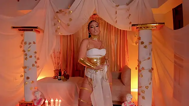 KatieStonne online show from 10/29/25, 05:17