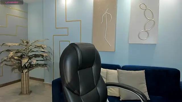 Snapshot of KatieStonne chatting on 03/11/25, 03:04 KatieStonne online show from 03/11/25, 03:04