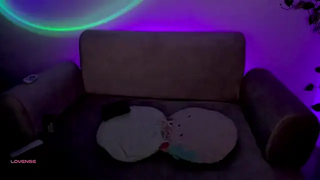 Snapshot of Catbaby888_ chatting on 10/25/25, 10:25 Catbaby888 online show from 10/25/25, 10:25