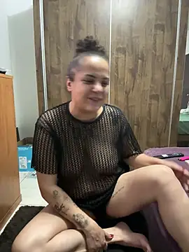 Snapshot of Hotbucet chatting on 01/31/25, 06:47 Hotbucet online show from 01/31/25, 06:47