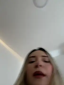 Snapshot of mariablonde_ chatting on 06/27/26, 02:56 mariablonde online show from 06/27/26, 02:56