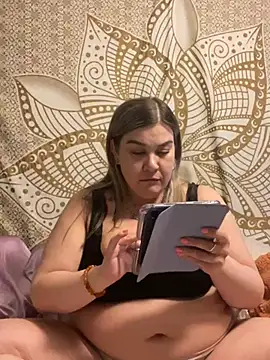 Snapshot of LolaBeretta chatting on 03/05/25, 02:36 LolaBeretta online show from 03/05/25, 02:36