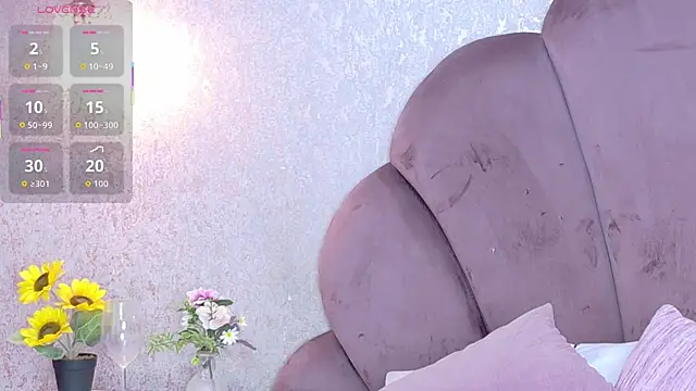 Salome Diaz  online show from 11/07/25, 04:28