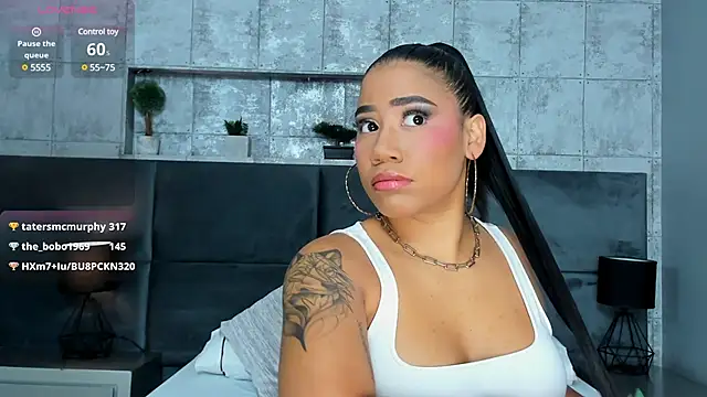 Snapshot of Salome_Diaz_ chatting on 03/04/25, 01:28 Salome Diaz online show from 03/04/25, 01:28