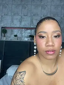 Snapshot of Salome_Diaz_ chatting on 03/12/25, 05:17 Salome Diaz online show from 03/12/25, 05:17