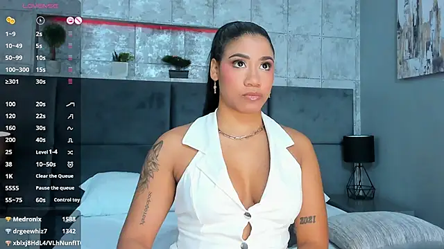 Snapshot of Salome_Diaz_ chatting on 02/11/25, 11:01 Salome Diaz online show from 02/11/25, 11:01