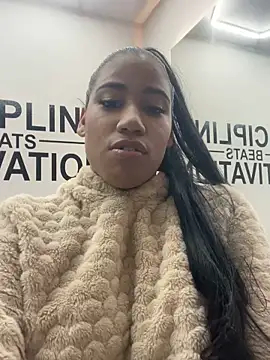 Salome Diaz  online show from 11/07/25, 04:33