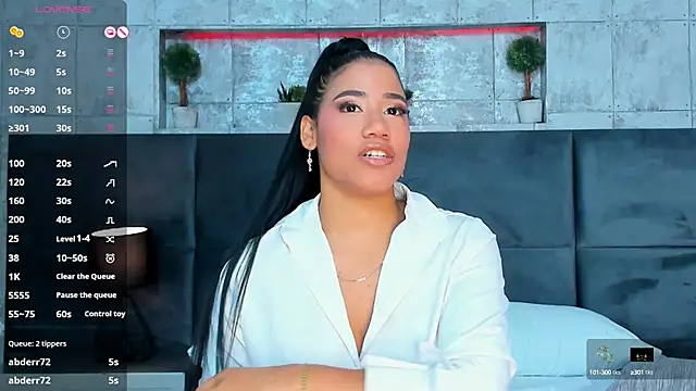 Snapshot of Salome_Diaz_ chatting on 02/18/25, 10:36 Salome Diaz online show from 02/18/25, 10:36