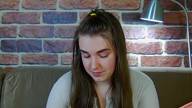 Sofia Hugs online show from 03/06/26, 05:41