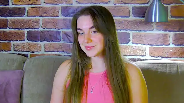 Sofia Hugs online show from 06/06/26, 06:46