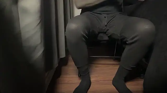 Snapshot of WyattBBC chatting on 10/29/25, 02:21 WyattBBC online show from 10/29/25, 02:21