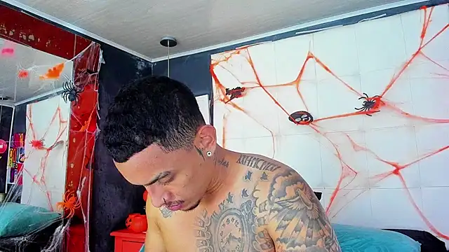 Damian09  online show from 10/28/25, 04:35