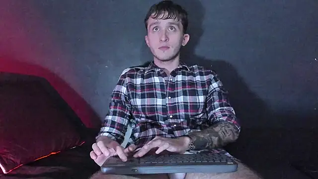 Dylanwhite23  online show from 11/18/25, 03:10