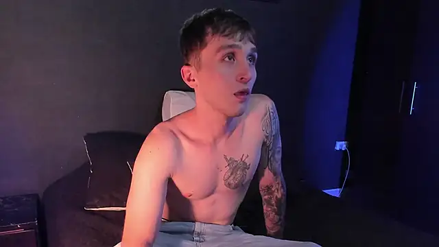 Dylanwhite23  online show from 09/14/25, 09:04