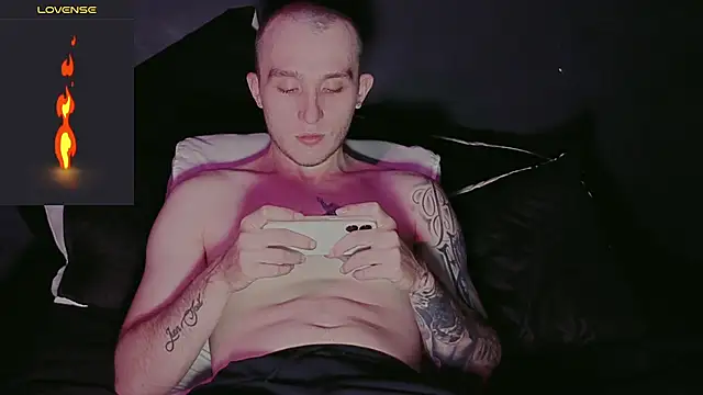 Dylanwhite23  online show from 01/31/26, 09:46