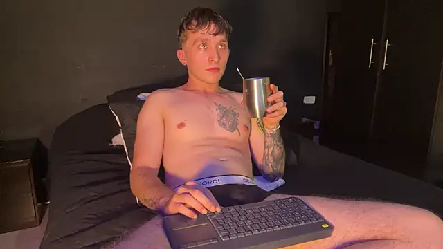 Dylanwhite23  online show from 01/15/26, 06:17