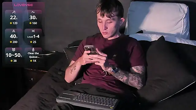 Dylanwhite23  online show from 01/06/26, 12:47