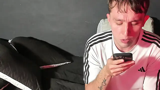 Dylanwhite23  online show from 10/16/25, 06:05