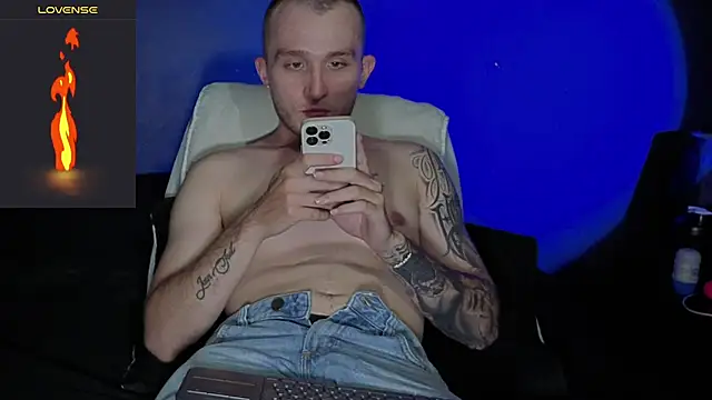 Dylanwhite23  online show from 02/08/26, 11:35