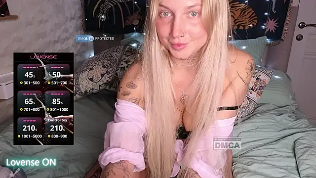 GoodGirl0024 online show from 03/21/26, 08:24