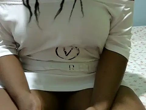Snapshot of prettylacey3 chatting on 09/27/25, 05:57 prettylacey3 online show from 09/27/25, 05:57