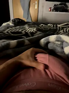 kevinxrcmk18 online show from 11/18/25, 10:24