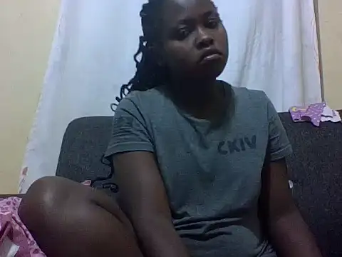 Sweetcecie01 online show from 06/01/26, 09:36