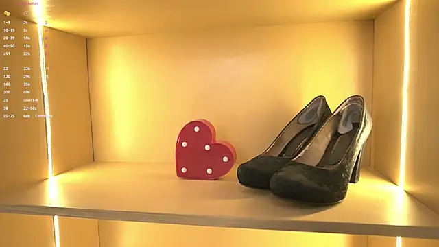 Snapshot of Anybuny chatting on 11/21/25, 12:26 Anybuny online show from 11/21/25, 12:26