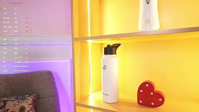 Snapshot of Anybuny chatting on 10/25/25, 02:28 Anybuny online show from 10/25/25, 02:28